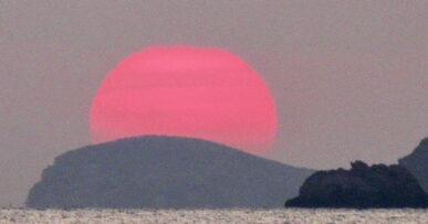 Zonsondergang bij Café del Mar in Sant Antoni op Ibiza