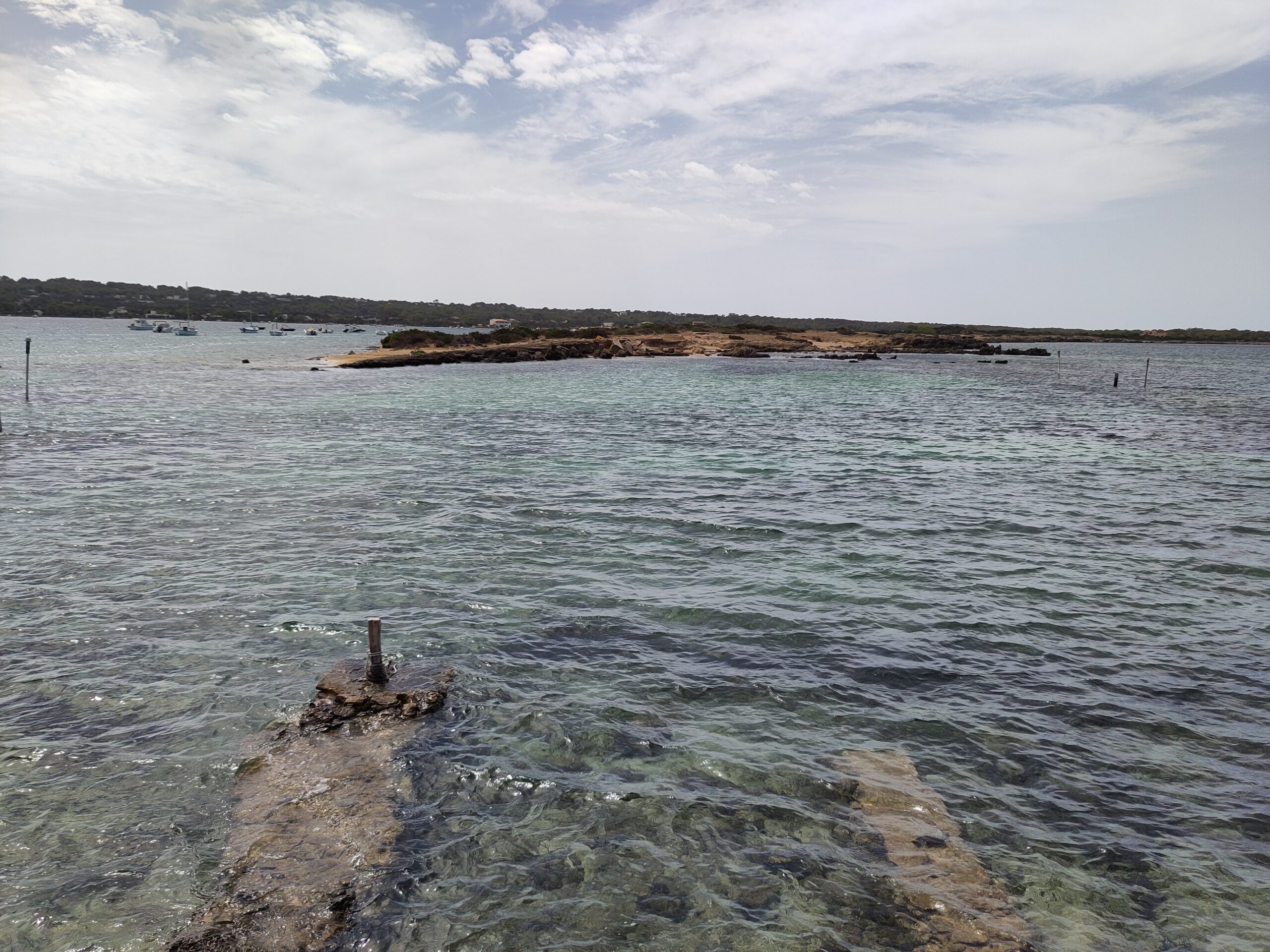 De mond van de Estany des Peix bij La Savina op Formentera