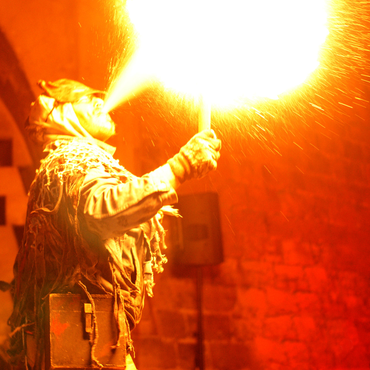 Mallorca in juni 2026: weer, zee en de maand voor de piek 2 Vuurwerk en vuurgroepen tijdens de correfoc op de Nit de Sant Joan in Palma de Mallorca
