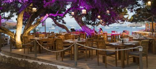 CALA-BASSA-BEACH-CLUB-IBIZA-DESKTOP-3